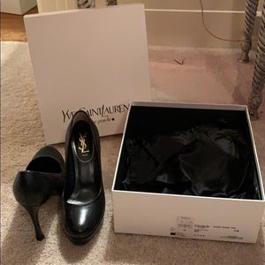 Authentic YSL Gisele 80 Pump (Black)
